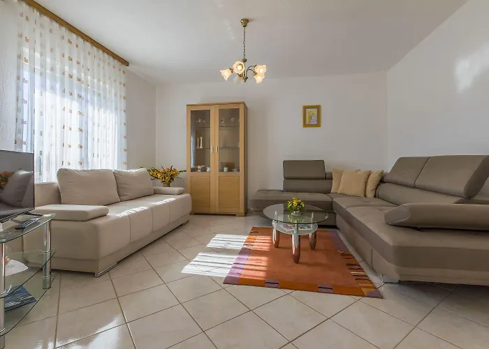 Hundefreundliches Nur 470 Meter Zum Mit Babybett Und Meerblick Appartement Povile