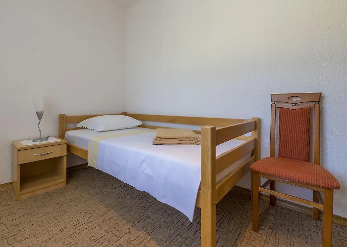 Hundefreundliches Nur 470 Meter Zum Mit Babybett Und Meerblick Appartement Povile