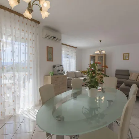 Appartamento Hundefreundliches Nur 470 Meter Zum Mit Babybett Und Meerblick Povile