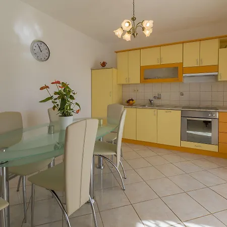 Appartamento Hundefreundliches Nur 470 Meter Zum Mit Babybett Und Meerblick *