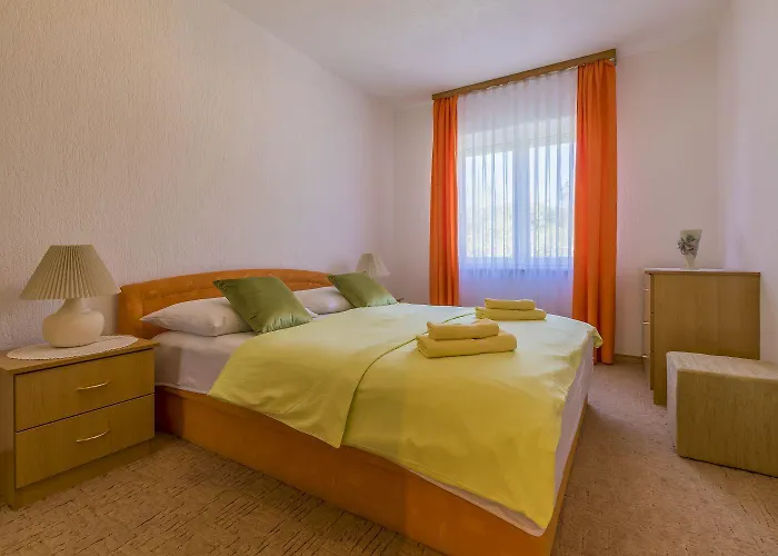 Apartment Hundefreundliches Nur 470 Meter Zum Mit Babybett Und Meerblick Povile